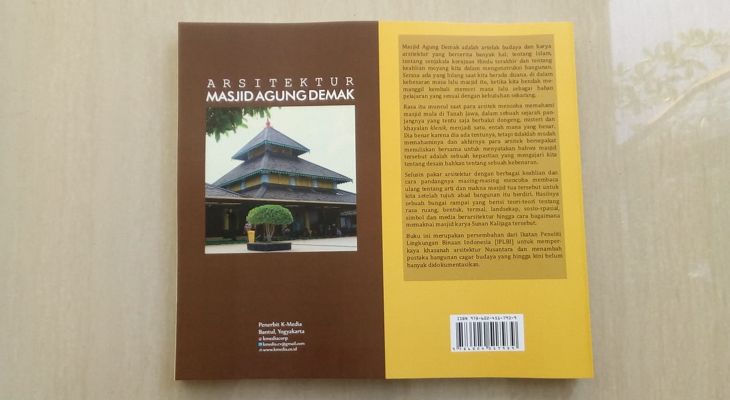 Buku Arsitektur Masjid Demak